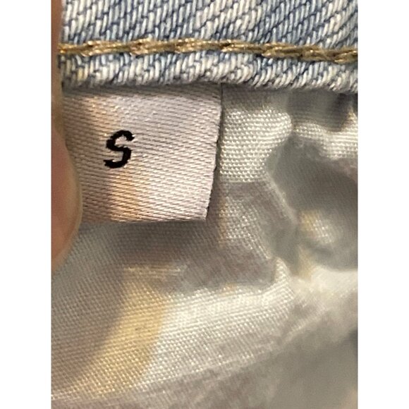 Vervet junior’s Light Wash Distressed Denim Shorts With Frayed Hem - Picture 11 of 15